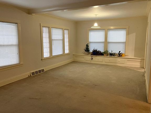 2nd image of 1632 Winton Ave
