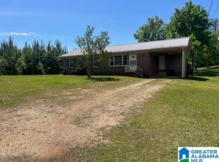 129 Woodland Dr, Talladega, AL 35160