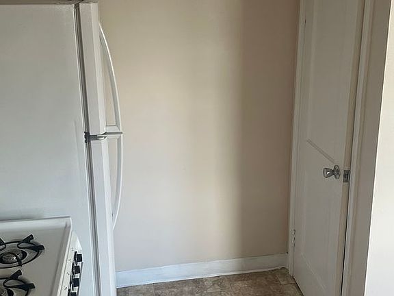 3rd image of 102 Shawomet Ave #107-03