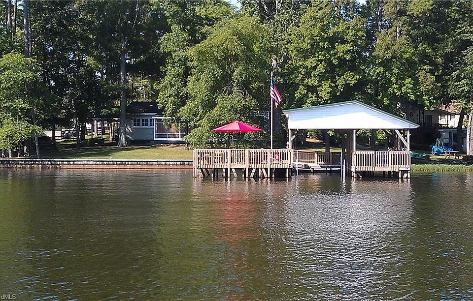 1st image of 774 Pinehaven Dr