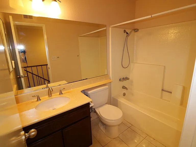 21233 Lassen St #2 — Photo 26