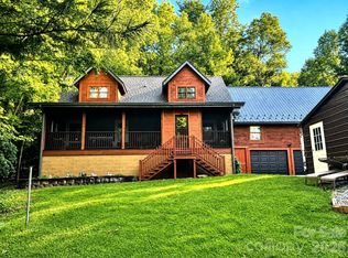 153 Montgomery Place Ln, Zirconia, NC 28790
