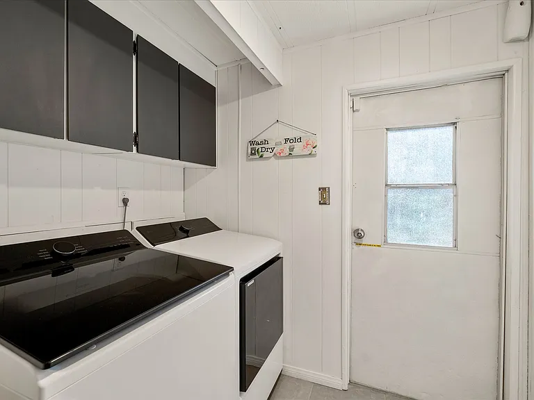 1051 Heritage Dr — Photo 7