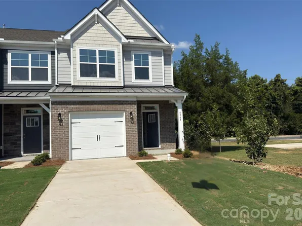 4364 Black Ct, Harrisburg, NC 28075