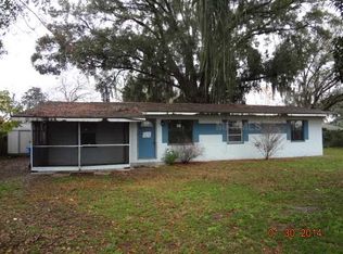 906 N Forbes Rd, Plant City, FL 33566