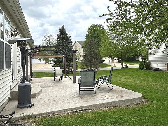 3rd image of 18680 Long Walk Ln