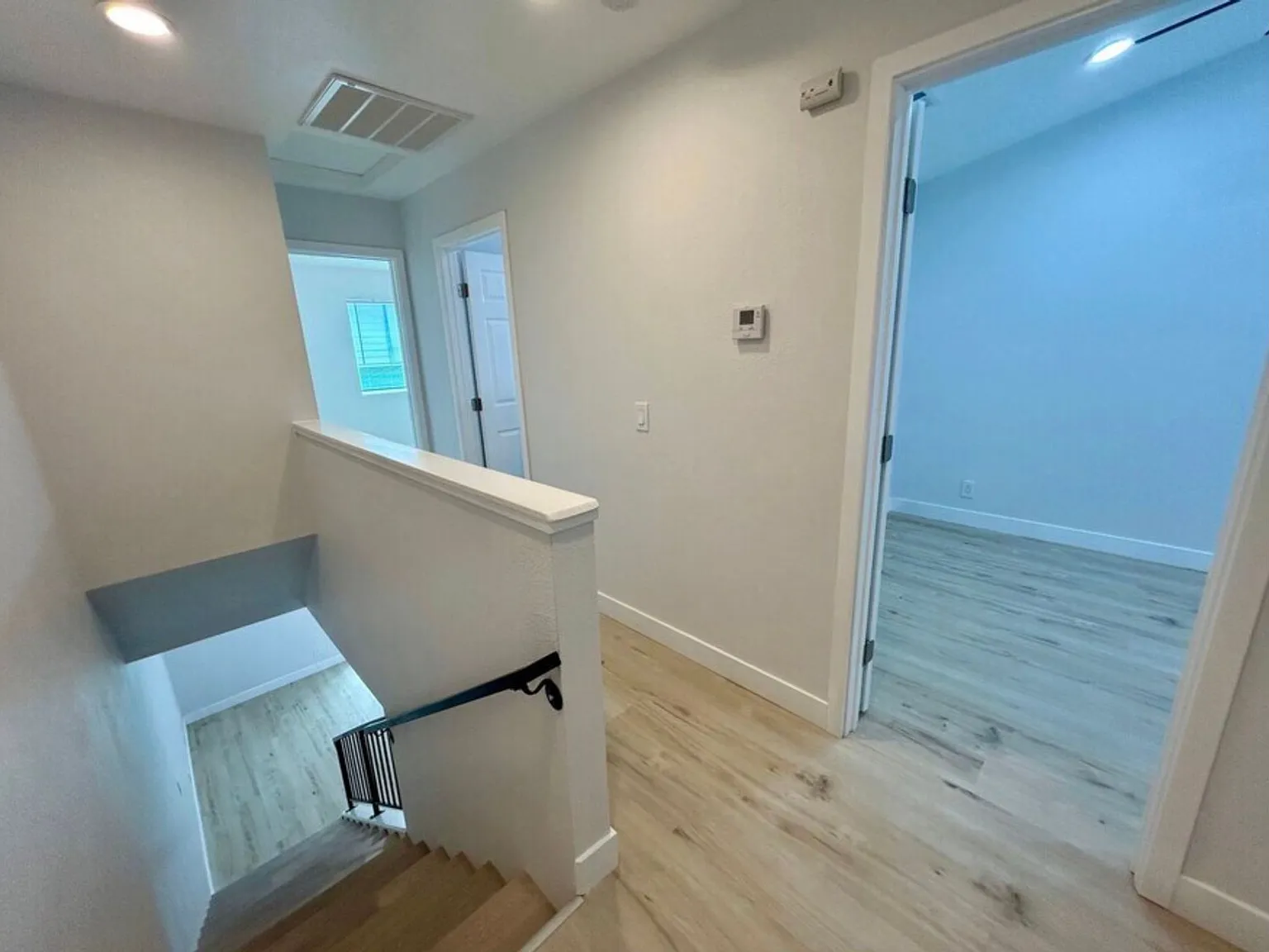 Foothill Manor Townhomes — Photo 3