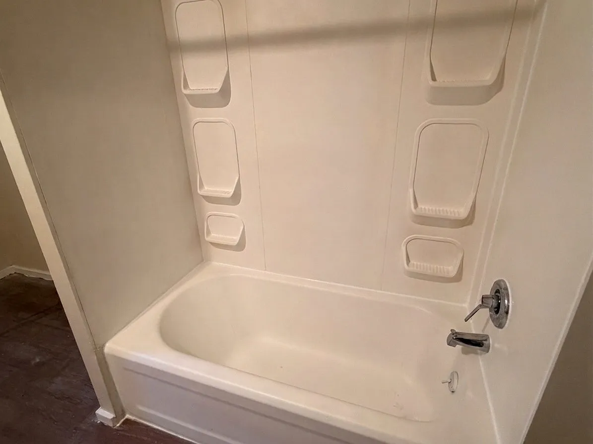 2 bed, 1050 sqft, $1,345 — Photo 3