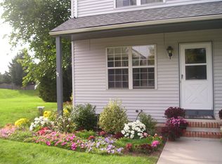 18 Hancock Ct, Flemington, NJ 08822