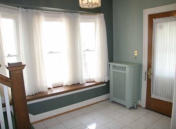 3rd image of 2839 Parkwood Ave