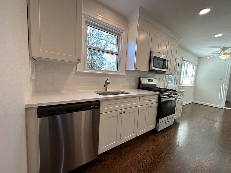 907 Wood Ave — Photo 5