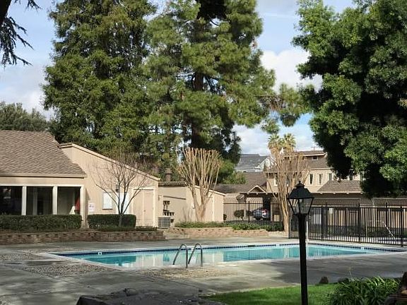 3rd image of 1167 White Pine Ct