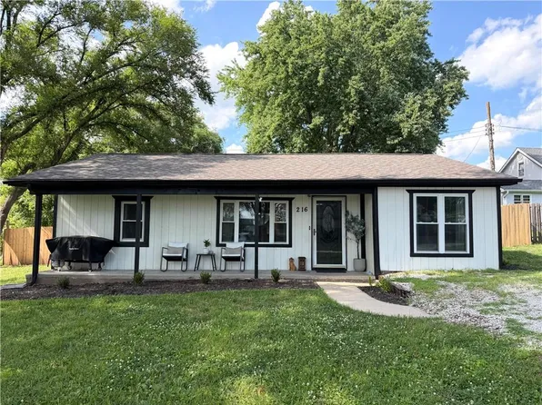 216 Southside Ct, Excelsior Springs, MO 64024