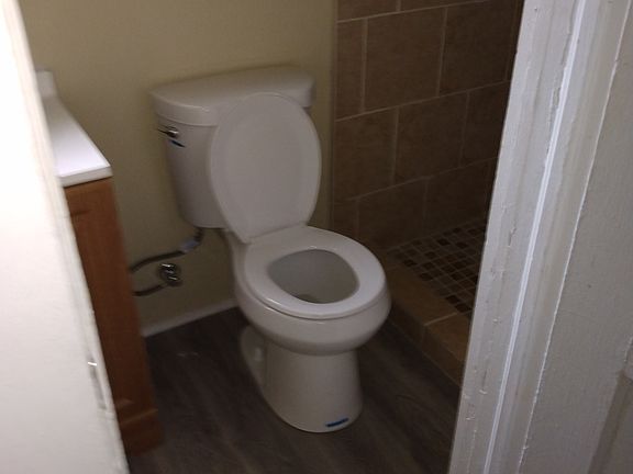 2nd image of 609 Mulberry St #2