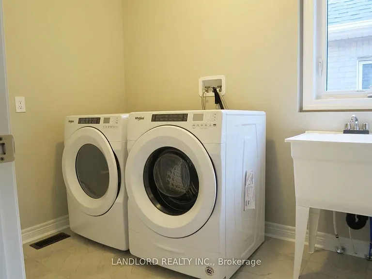 1189 Cactus Cres — Photo 18