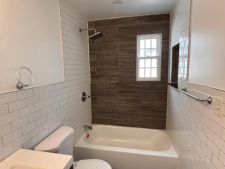 23 Hawk St #2L — Photo 13