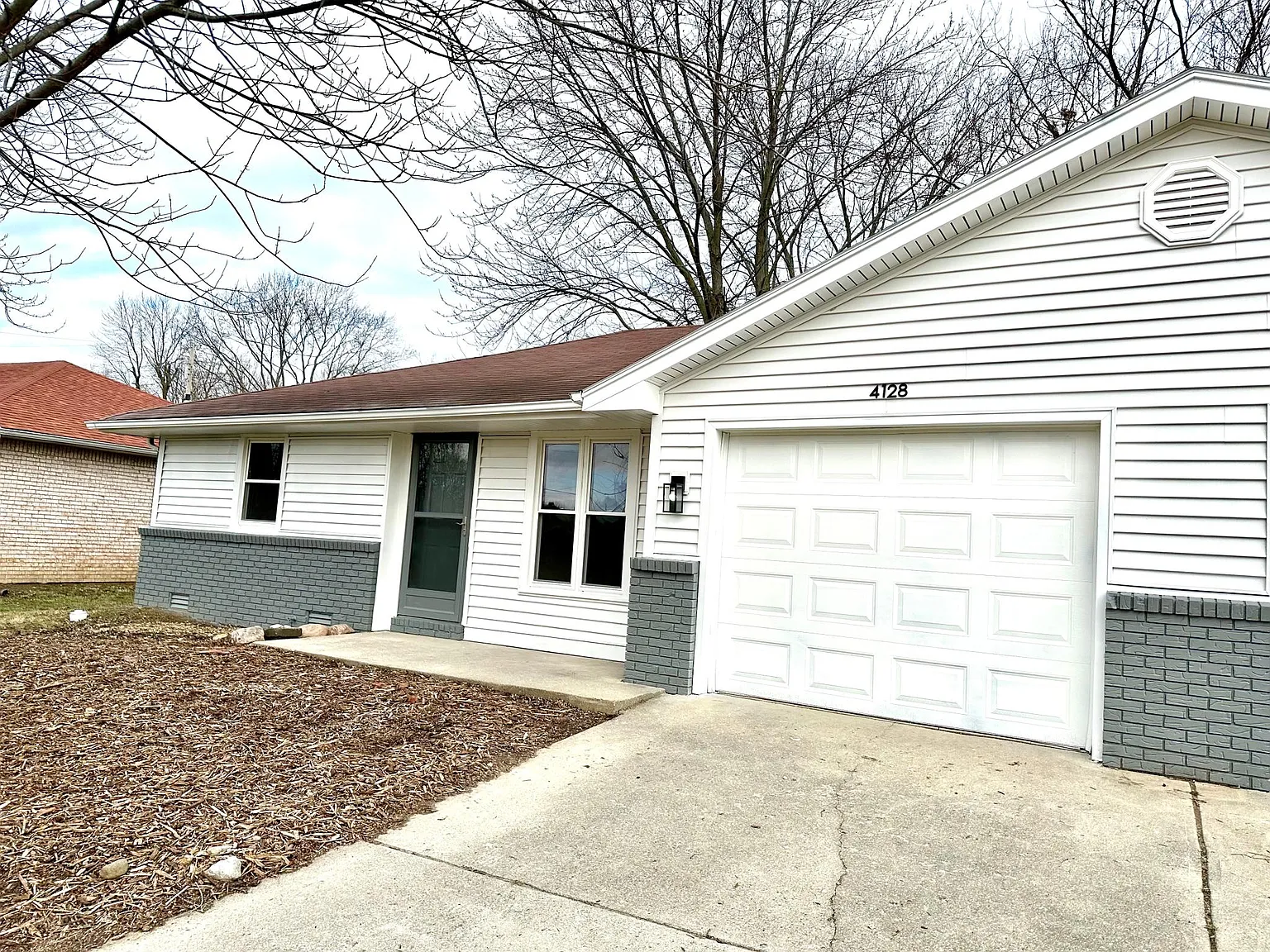 4128 Alhambra Dr — Photo 3