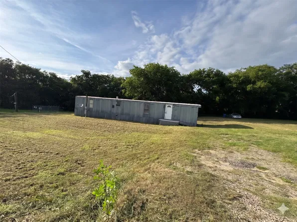 204 W Tarrant St, Cumby, TX 75433