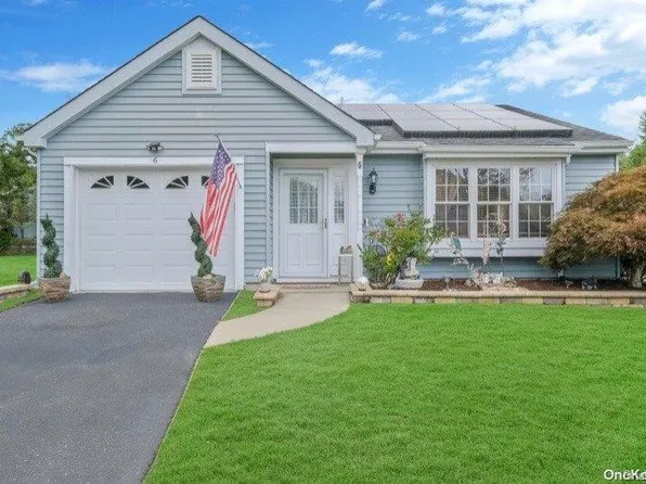 6 Avon Court #6, Ridge, NY 11961