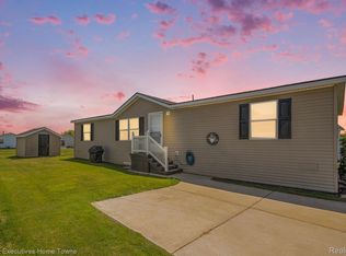 21480 Le Fleur Ct, Macomb, MI