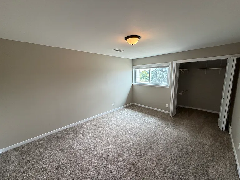 543 East Blf — Photo 10