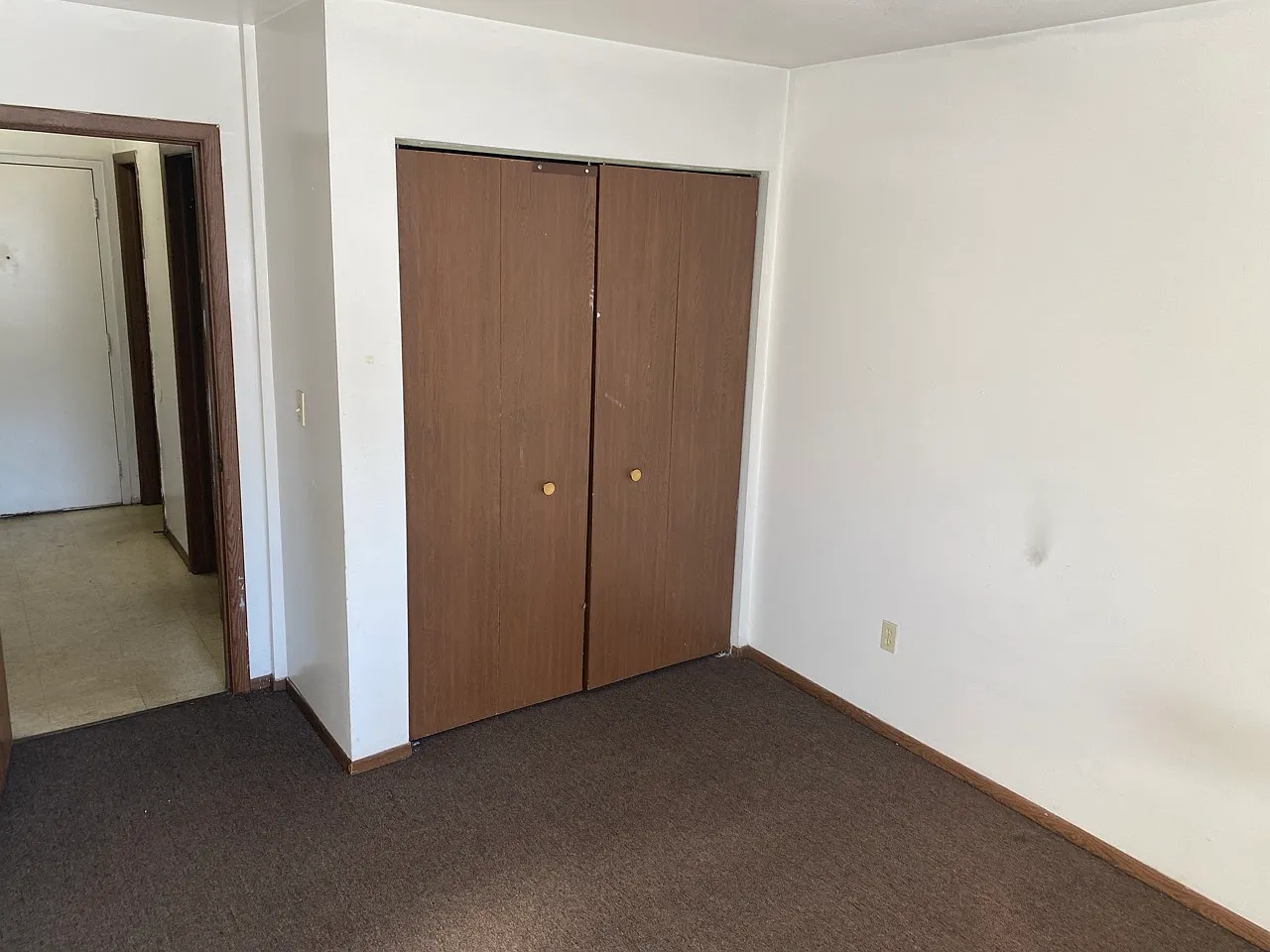 1 bed, 1.5 bath, 500 sqft, $500 — Photo 1