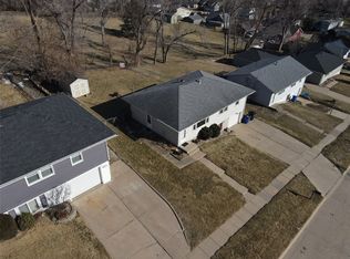 3415 Clover Dr SW, Cedar Rapids, IA 52404