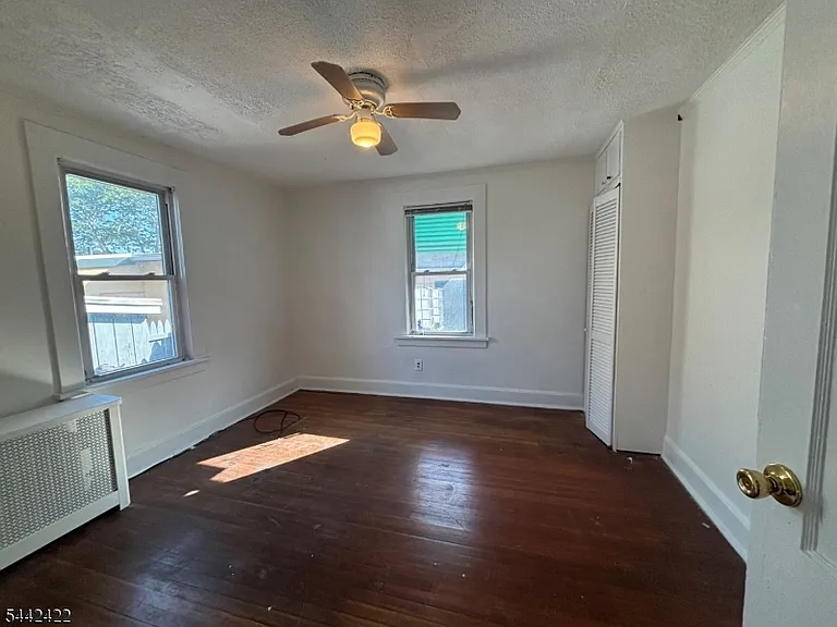 9 Cottage Ln — Photo 7