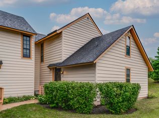 601 Dunham Rd, Gurnee, IL 60031