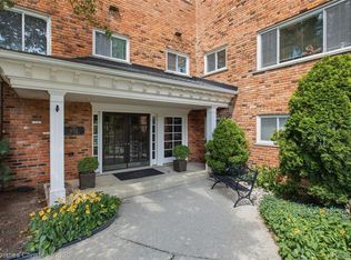 450 Oak Ave APT 203, Birmingham, MI 48009