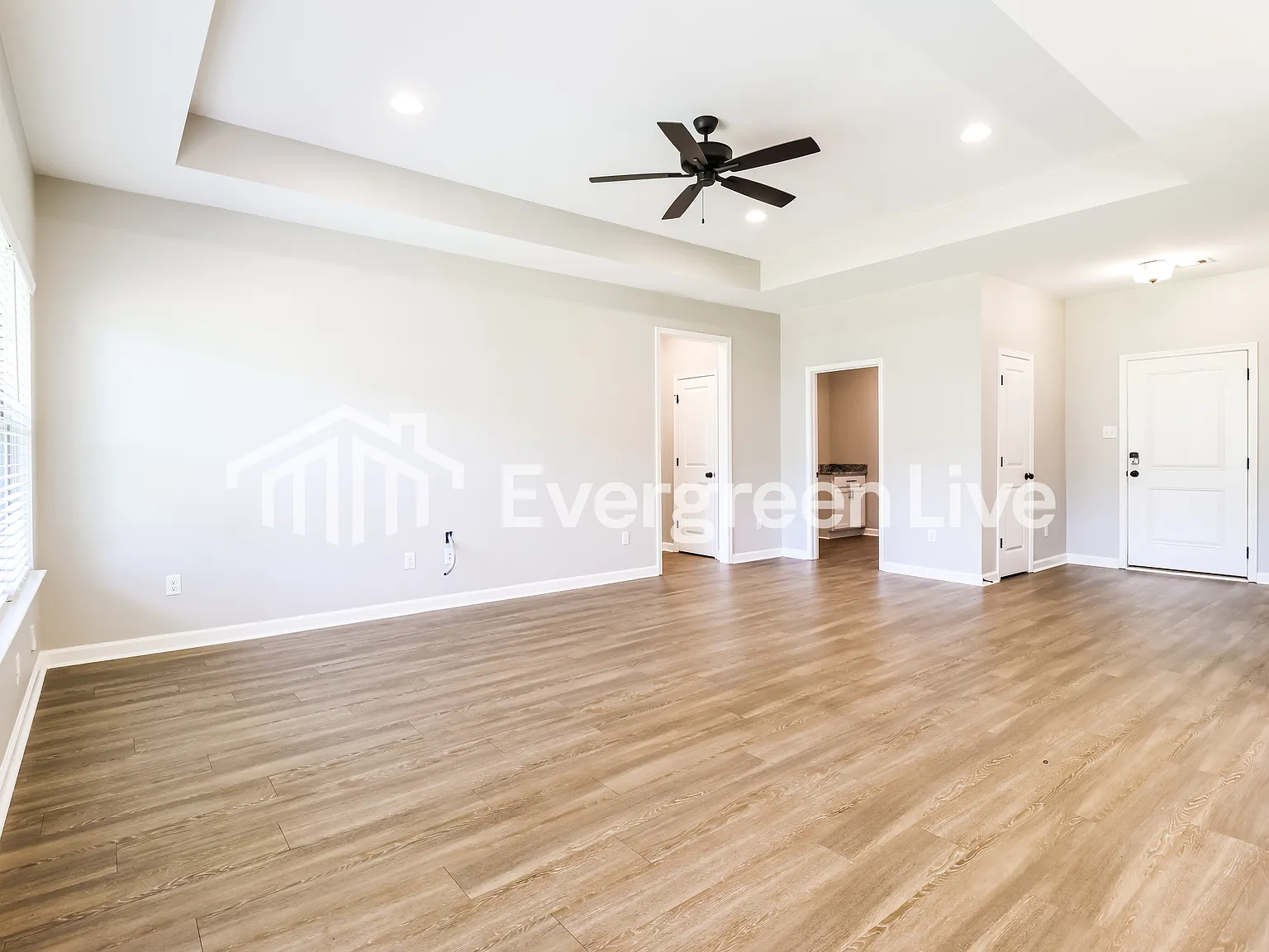 4 bed, 2.0 bath, 1734 sqft, $1,895 — Photo 4