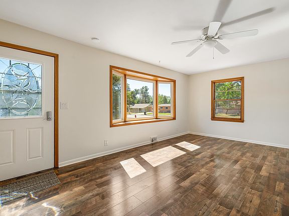 3rd image of 409 41st St