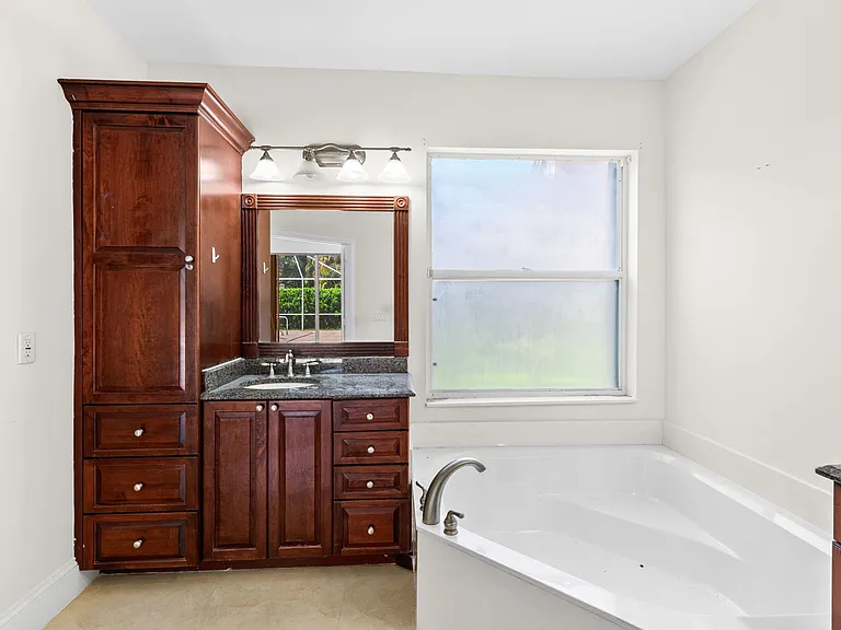 21698 Abington Ct — Photo 38
