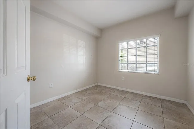 3 bed, 1151 sqft, $2,675 — Photo 3