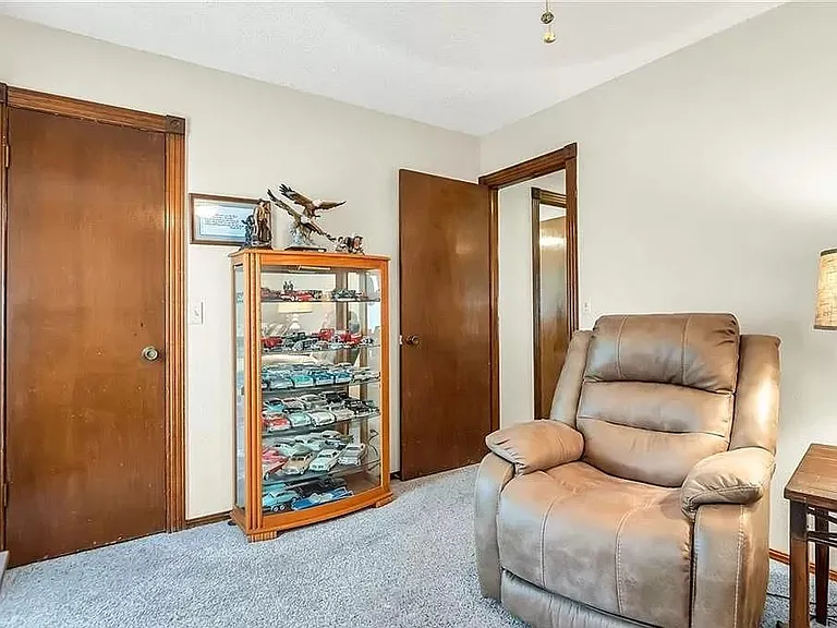 2613 Redwood Ln — Photo 16