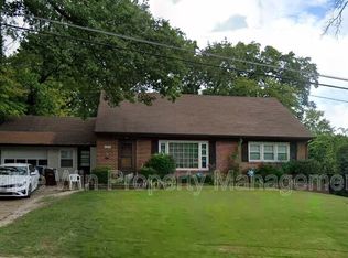 525 Darst Rd, Saint Louis, MO 63135