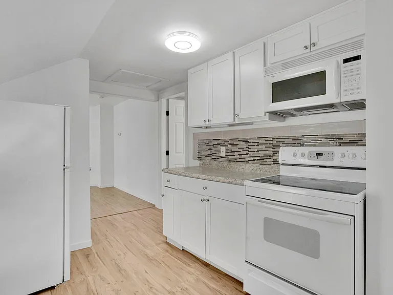 86 Orange St #2 — Photo 22