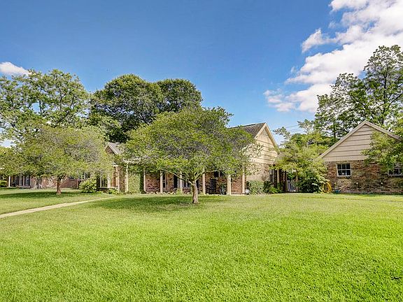 3rd image of 4407 Sarong Dr