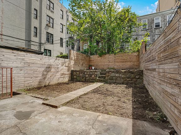 3rd image of 608 Lincoln Pl