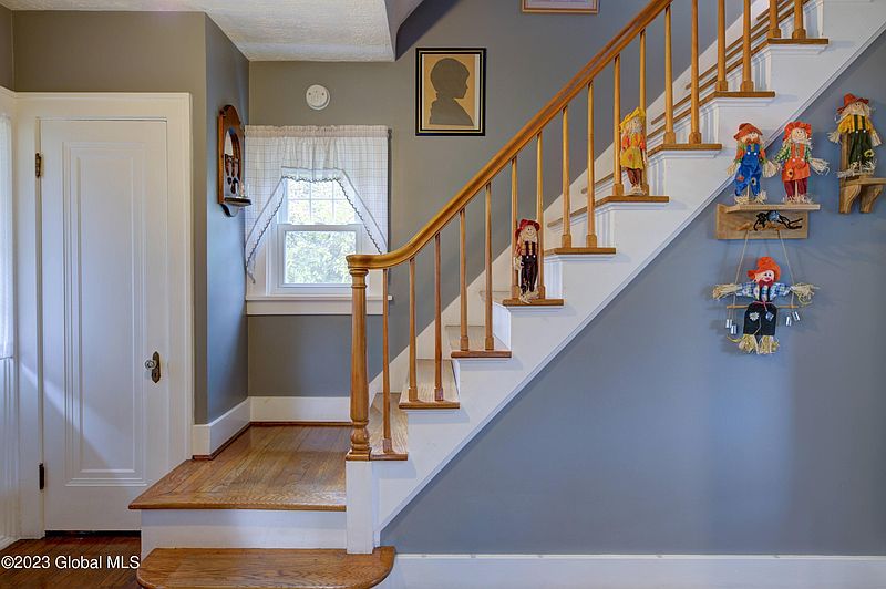 5th image of 115 Johnson Avenue