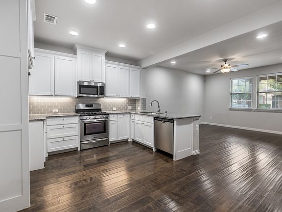 3rd image of 4018 Cascade Sky Dr