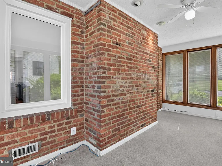7823 Marion Ln — Photo 11