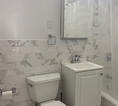 4th image of 343 W 14th St #3F