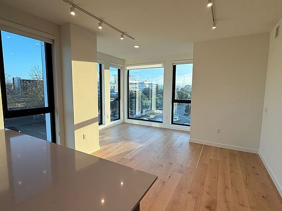 5th image of 395 6th St Unit 407