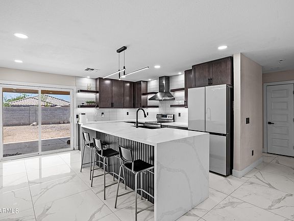 2nd image of 5905 W WARNER Street