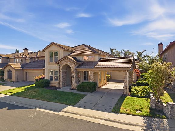 3rd image of 10140 Brenna Way