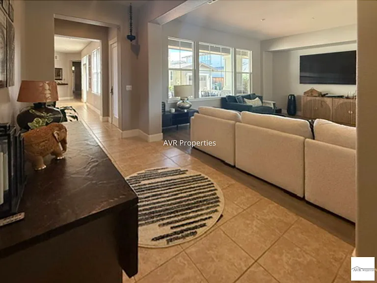 5586 Stockton Loop — Photo 10