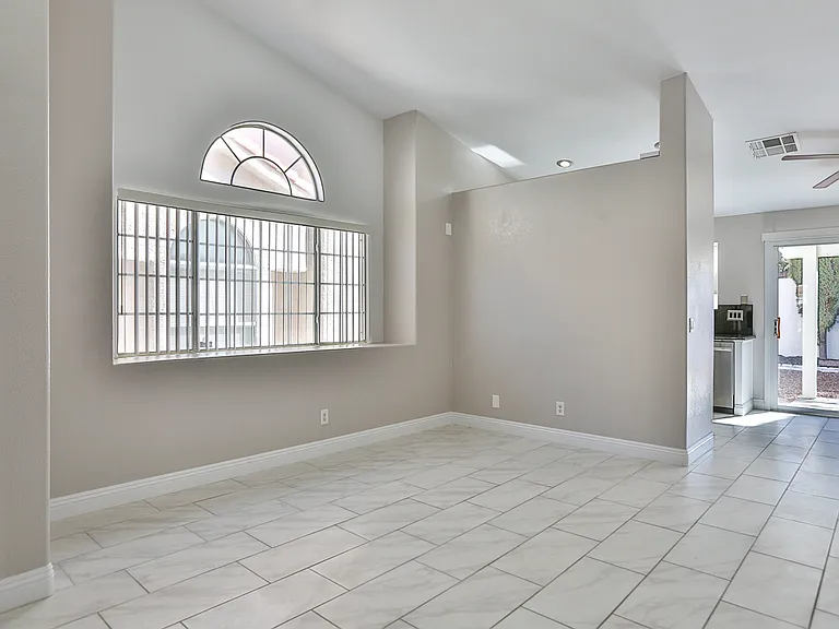 7705 Rockfield Dr — Photo 11