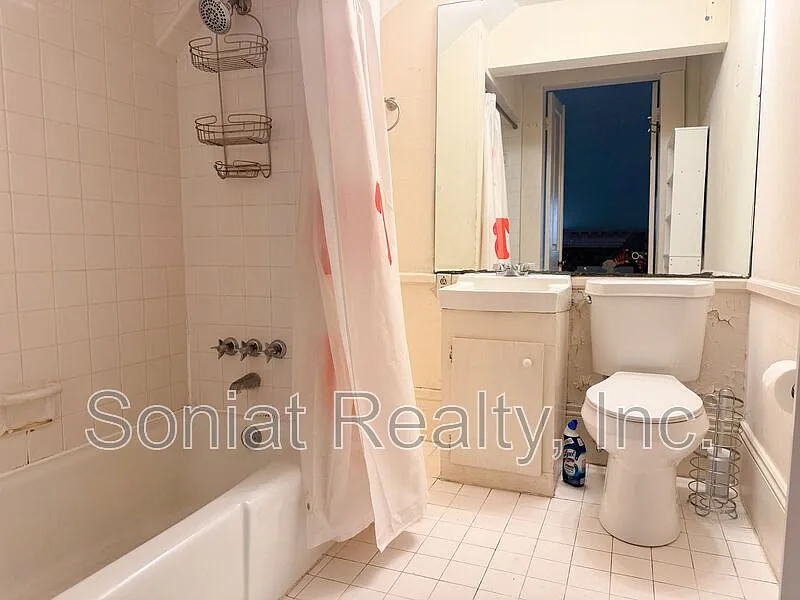 1 bed, 1.0 bath, 700 sqft, $1,300 — Photo 4