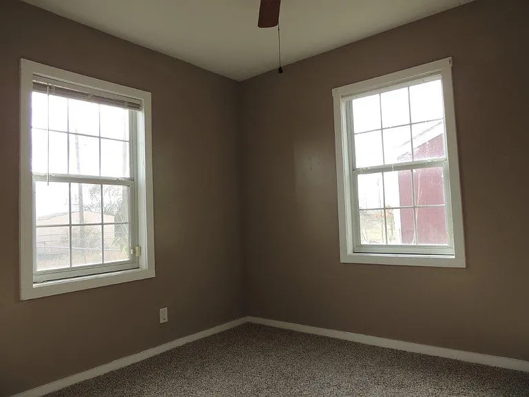 410 Snyder St — Photo 9
